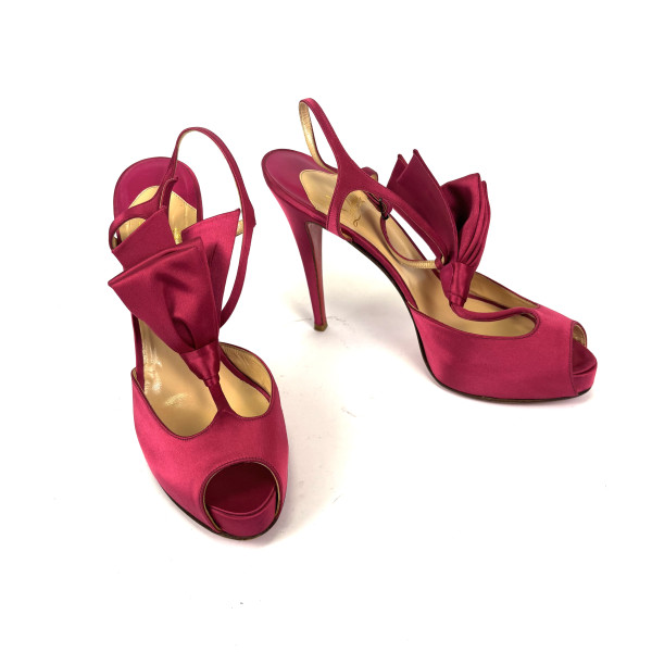 Christian Louboutin Cloth Peeptoe Pink Heel