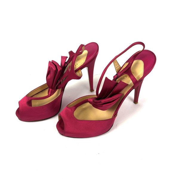 Christian Louboutin Cloth Peeptoe Pink Heel