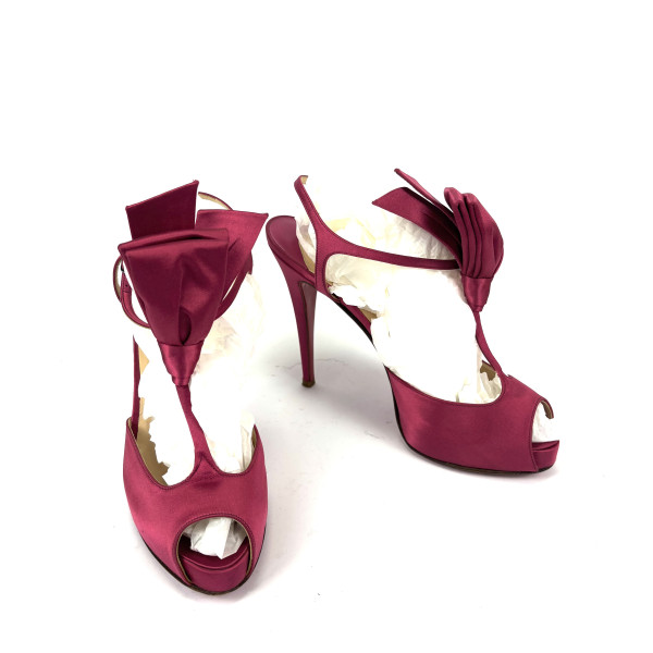 Christian Louboutin Cloth Peeptoe Pink Heel