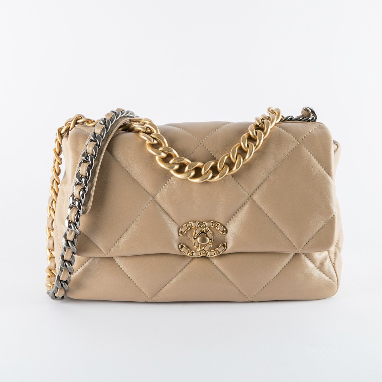 chanel 19 medium beige