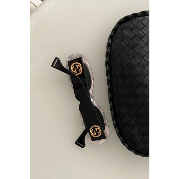 Gucci Gucci Oval Sunglasses
