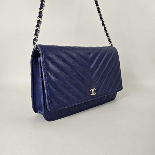 CHANEL Chevron Wallet on Chain in Cobalt Blue Lambskin Leather 2017 - 2018