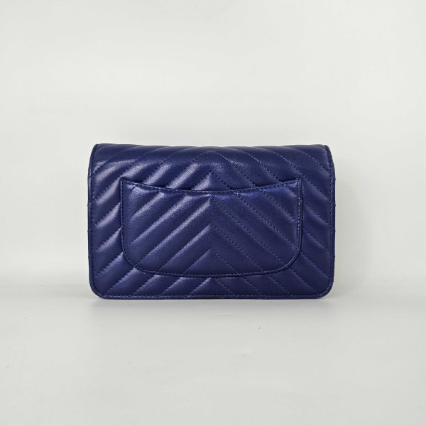 CHANEL Chevron Wallet on Chain in Cobalt Blue Lambskin Leather 2017 - 2018