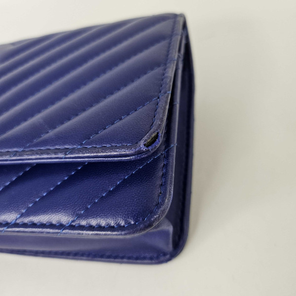CHANEL Chevron Wallet on Chain in Cobalt Blue Lambskin Leather 2017 - 2018