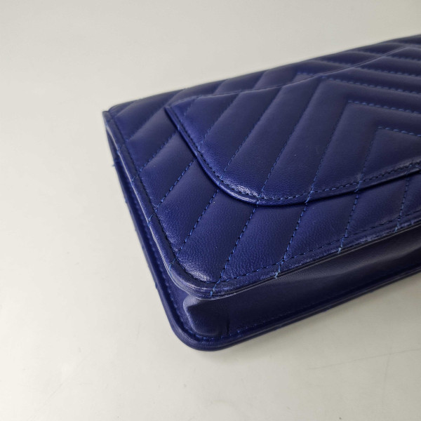 CHANEL Chevron Wallet on Chain in Cobalt Blue Lambskin Leather 2017 - 2018