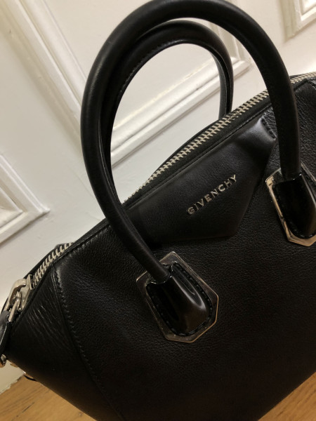 Givenchy Givenchy Black Leather tote bag