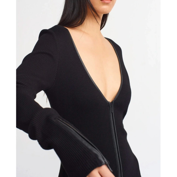 NU LONDON Deep V-Neck Knitted Dress