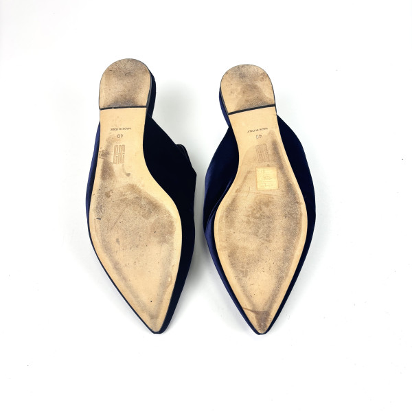 Sanayi Embellished Velvet Star Mules