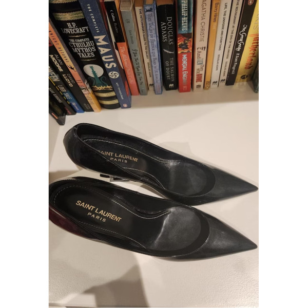 Yves Saint Laurent Patent Logo Heel Pumps