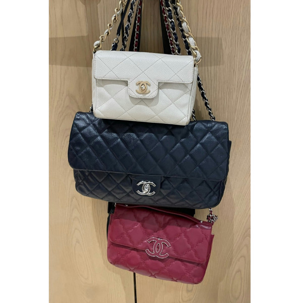 CHANEL Quilted Caviar Single Flap