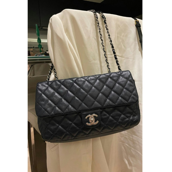 CHANEL Quilted Caviar Single Flap