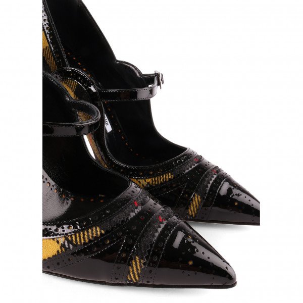 Manolo Blahnik Tartan Estipula Pump