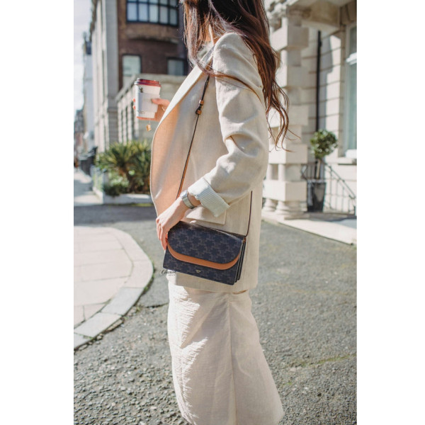 CÉLINE Triomphe Crossbody