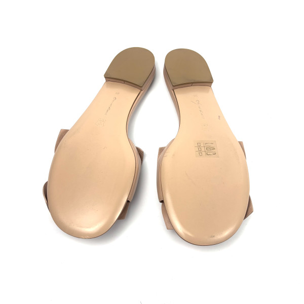 GIANVITO ROSSI Nude Leather Floral Slide Sandals