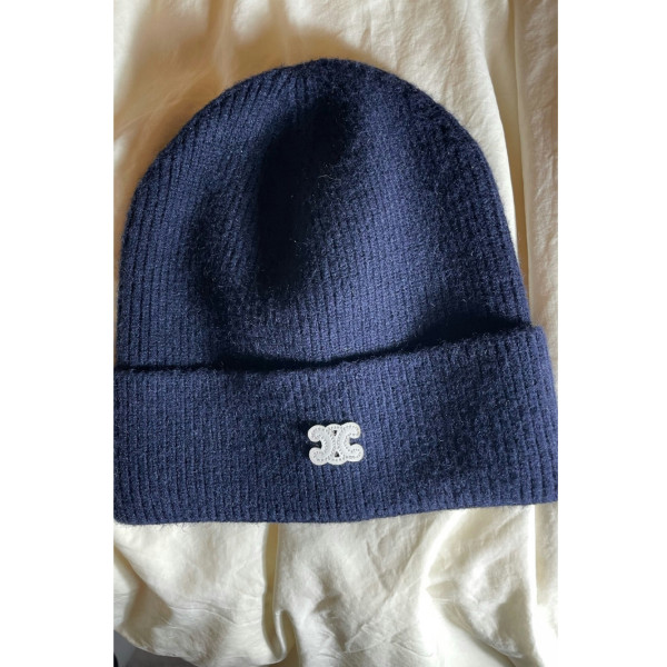 CÉLINE Triomphe Beanie