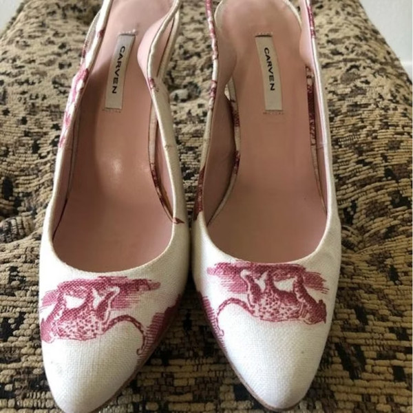 Carven Graphic Print Pumps