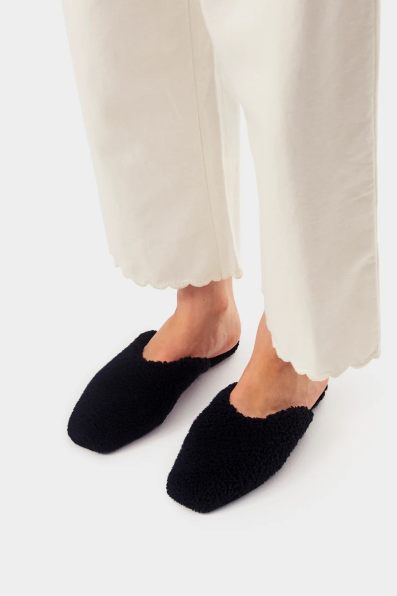 Sleeper Shearling Slippers in Black