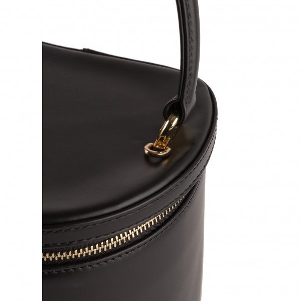 Staud bucket bag sale outlet