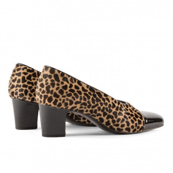 Leopard sales patent pumps