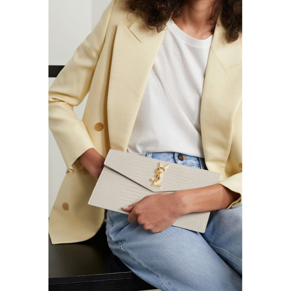 Ysl croc clutch 2025