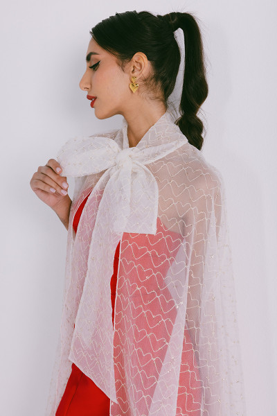 Azzalia Organza cape with neck bow with heart shaped metallic threads