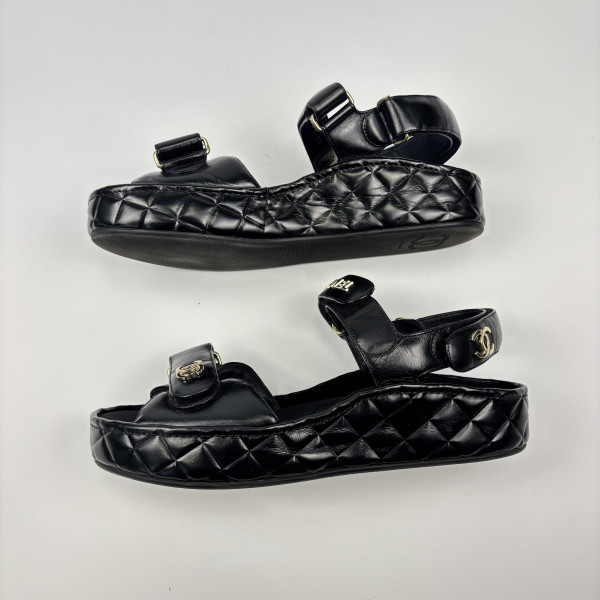 CHANEL Padded platform quilted sandals