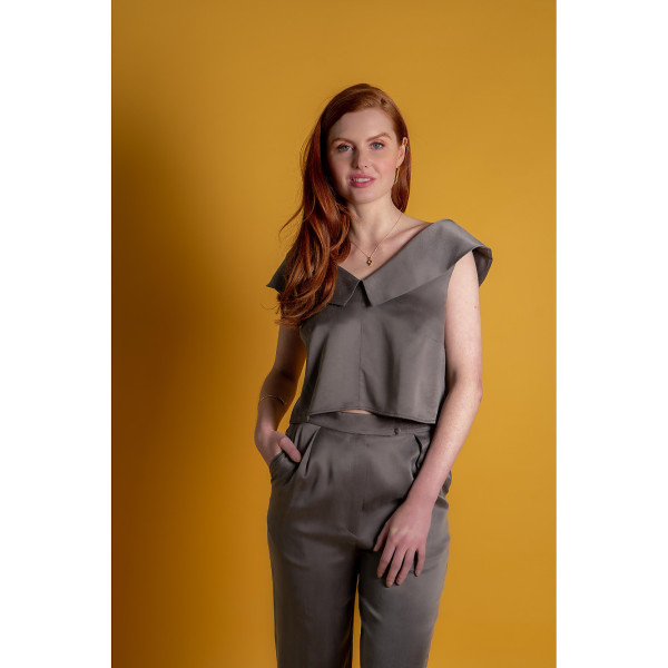 FEMPONIQ Off Shoulder Collared Crop Top