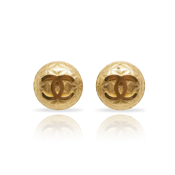 CHANEL Pre-Owned CC Button clip-on Earrings - Farfetch