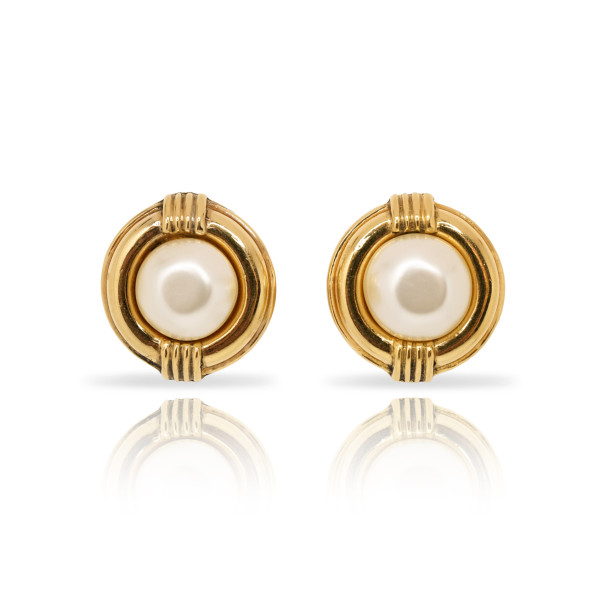 Rent Buy CHANEL Chanel Pearl Gold Clip-On Earrings