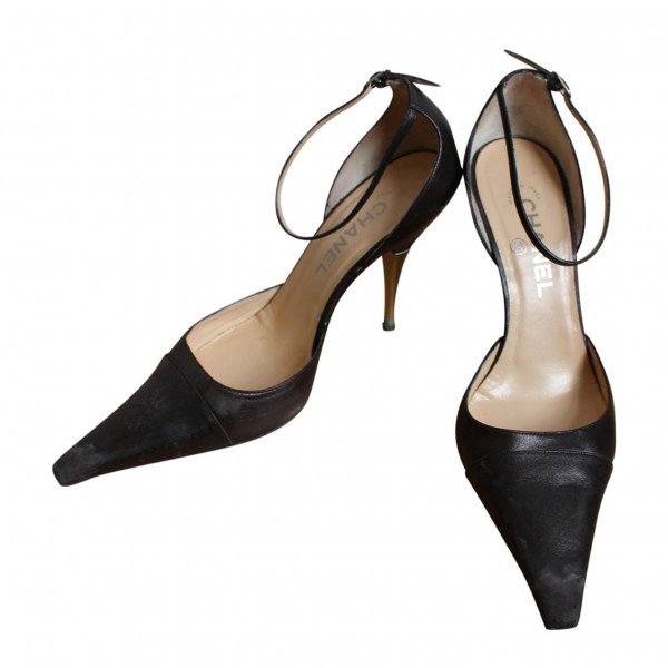 CHANEL Point-Toe Pumps