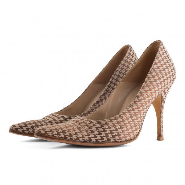 Manolo Blahnik Houndstooth Pumps