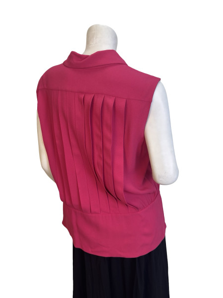CHANEL Sleeveless Pleated Pink Blouse