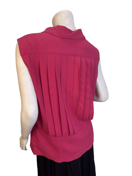 CHANEL Sleeveless Pleated Pink Blouse