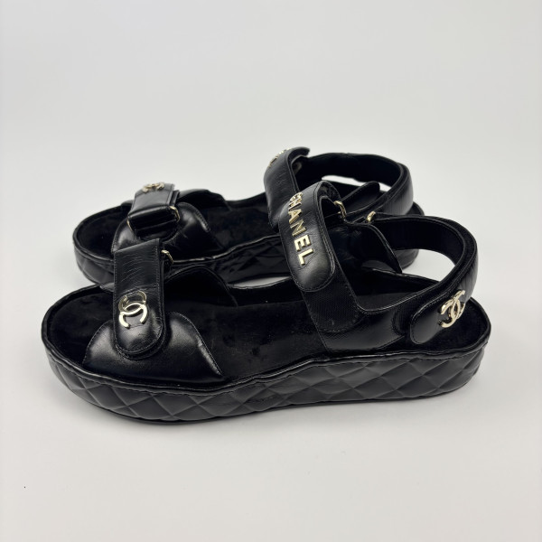 CHANEL Padded platform quilted sandals