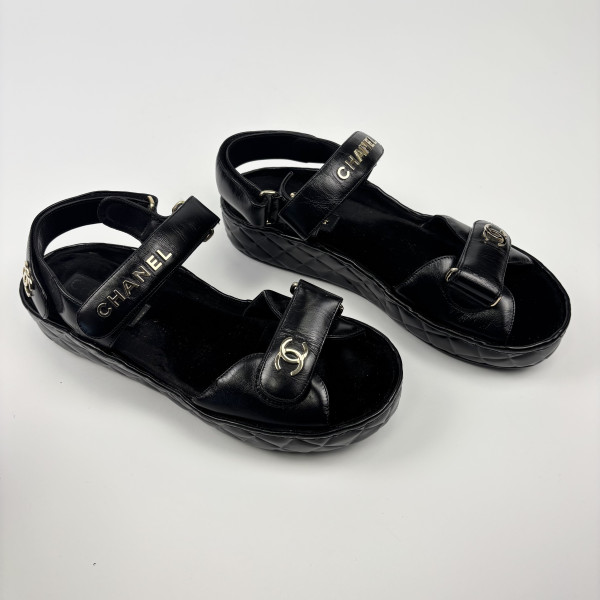 CHANEL Padded platform quilted sandals