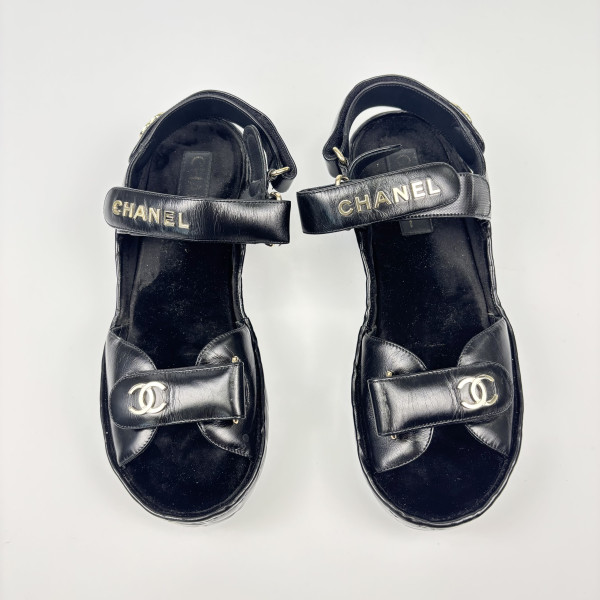 CHANEL Padded platform quilted sandals