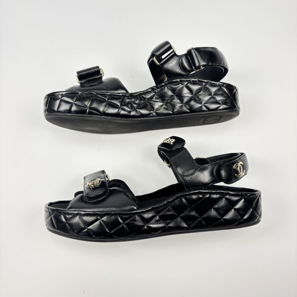 CHANEL Padded platform quilted sandals