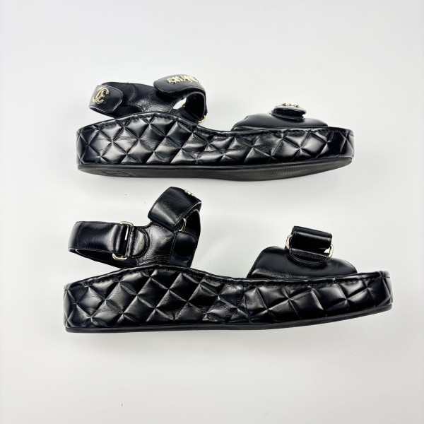 CHANEL Padded platform quilted sandals